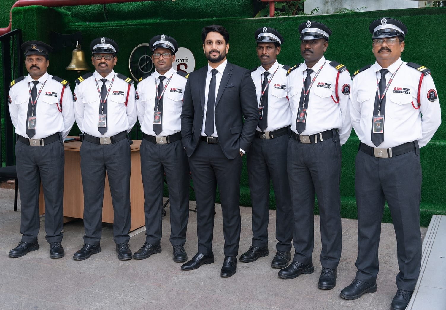 SRIS Group leadership and uniformed security team together